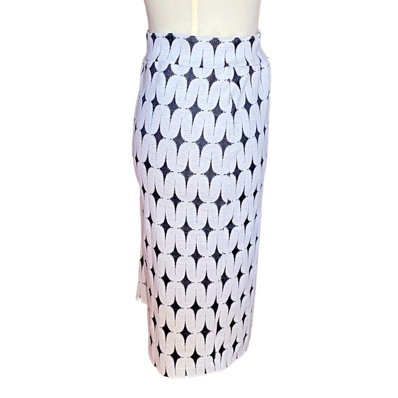 RENEE C. Geometric “Lena” Dark Gray & Off White Skirt - Picture 3 of 5